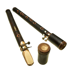 Maui Xaphoon mit und ohne Deckel. Die Bambus Flöte oder das Bambi Sax ist der Klassiker unter den Xaphoonen und zeichnet sich durch natürliche Klang und tollen Klang aus.
